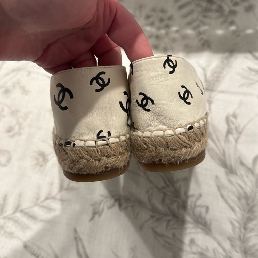Authentic Chanel leather espadrilles - Picture 4 of 8